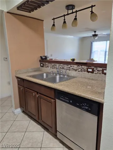 $1,400 | 1150 North Buffalo Drive, Unit 1075, Las Vegas, NV 89128