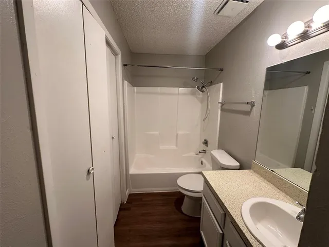 $750 | 9696 Walnut Street, Unit 1316, Dallas, TX 75243