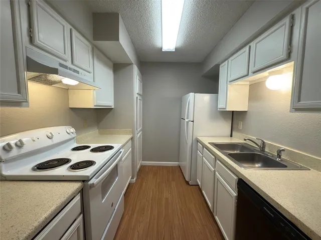 $750 | 9696 Walnut Street, Unit 1316, Dallas, TX 75243