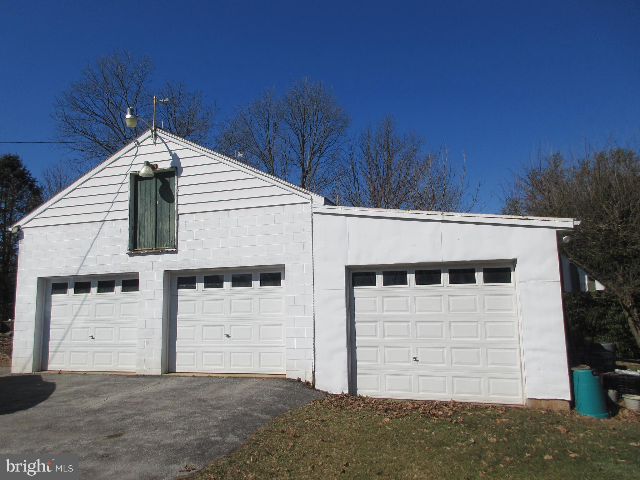 4225 Bull Road Dover, PA 17315 - Photo 3 of 31