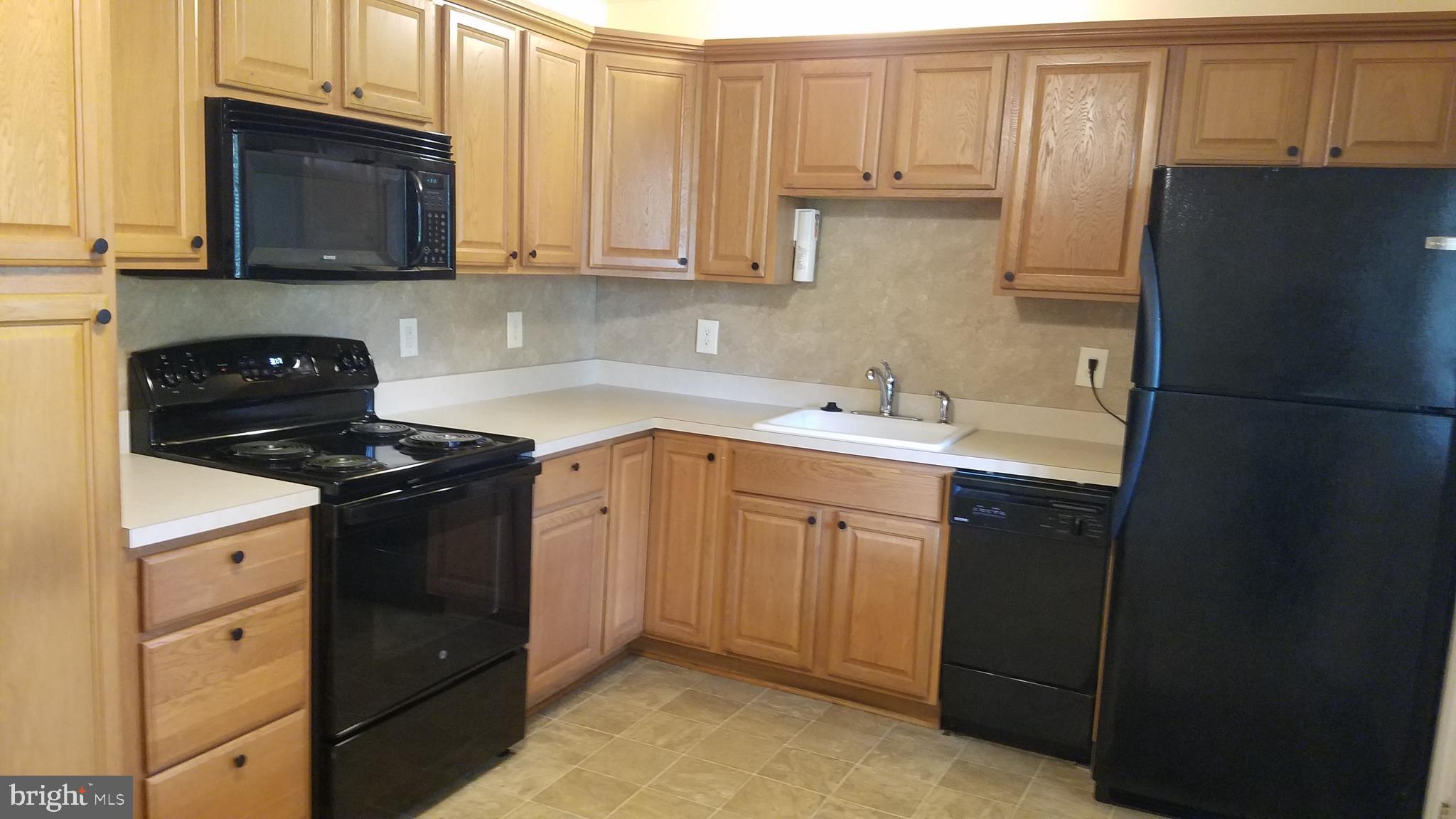 8212 Woodyard Road Clinton, MD 20735 - Photo 4 of 24 Beautiful Country Kitchen!