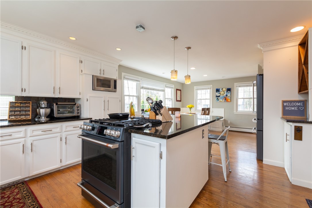 8 Curtis Road Bristol, RI 02809 - Photo 16 of 50 Stunning granite countertops.