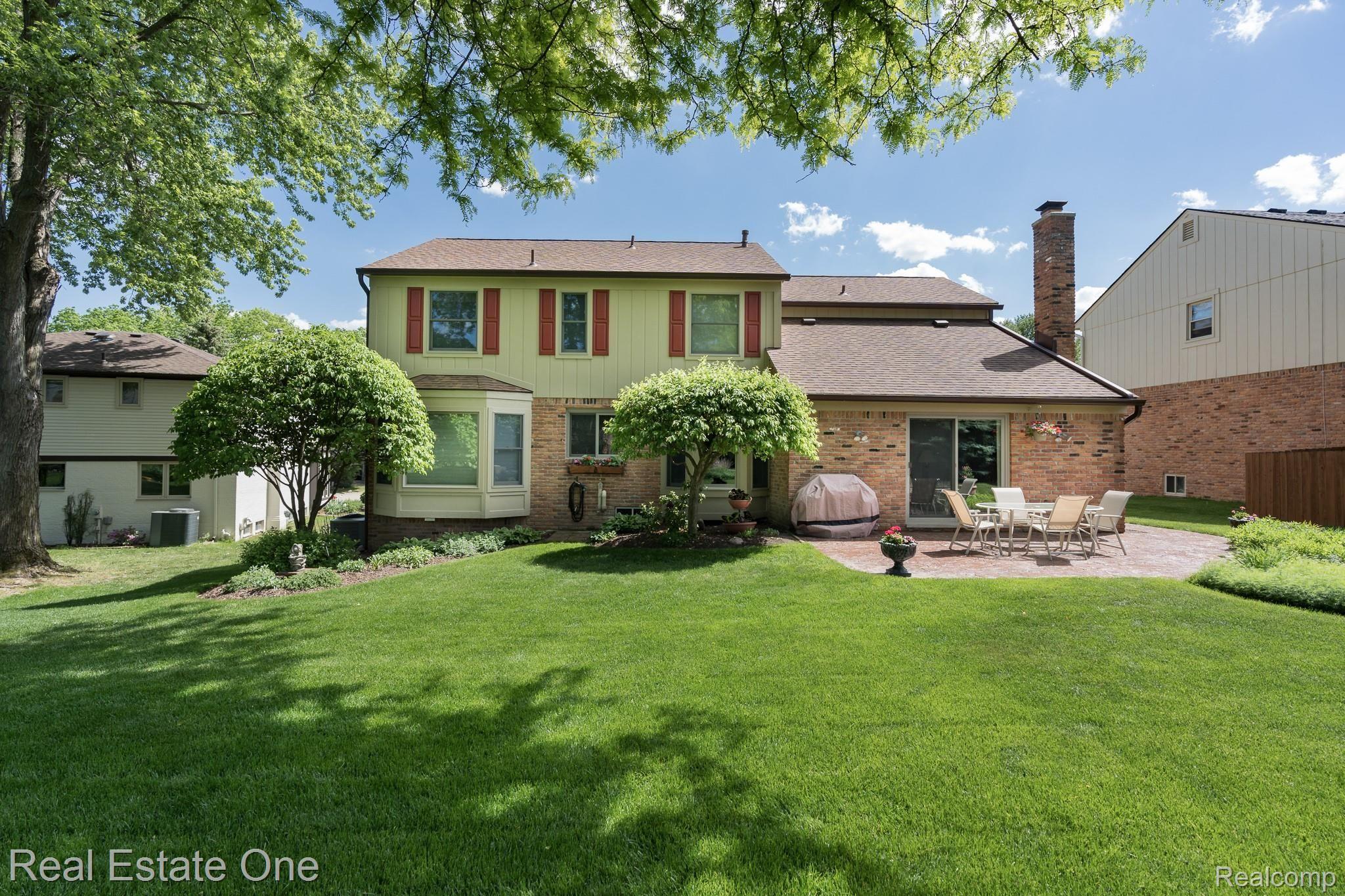 1362 Oakrock Lane Rochester, MI 48309 - Photo 29 of 31 View of Backyard looking toward the house.jpg