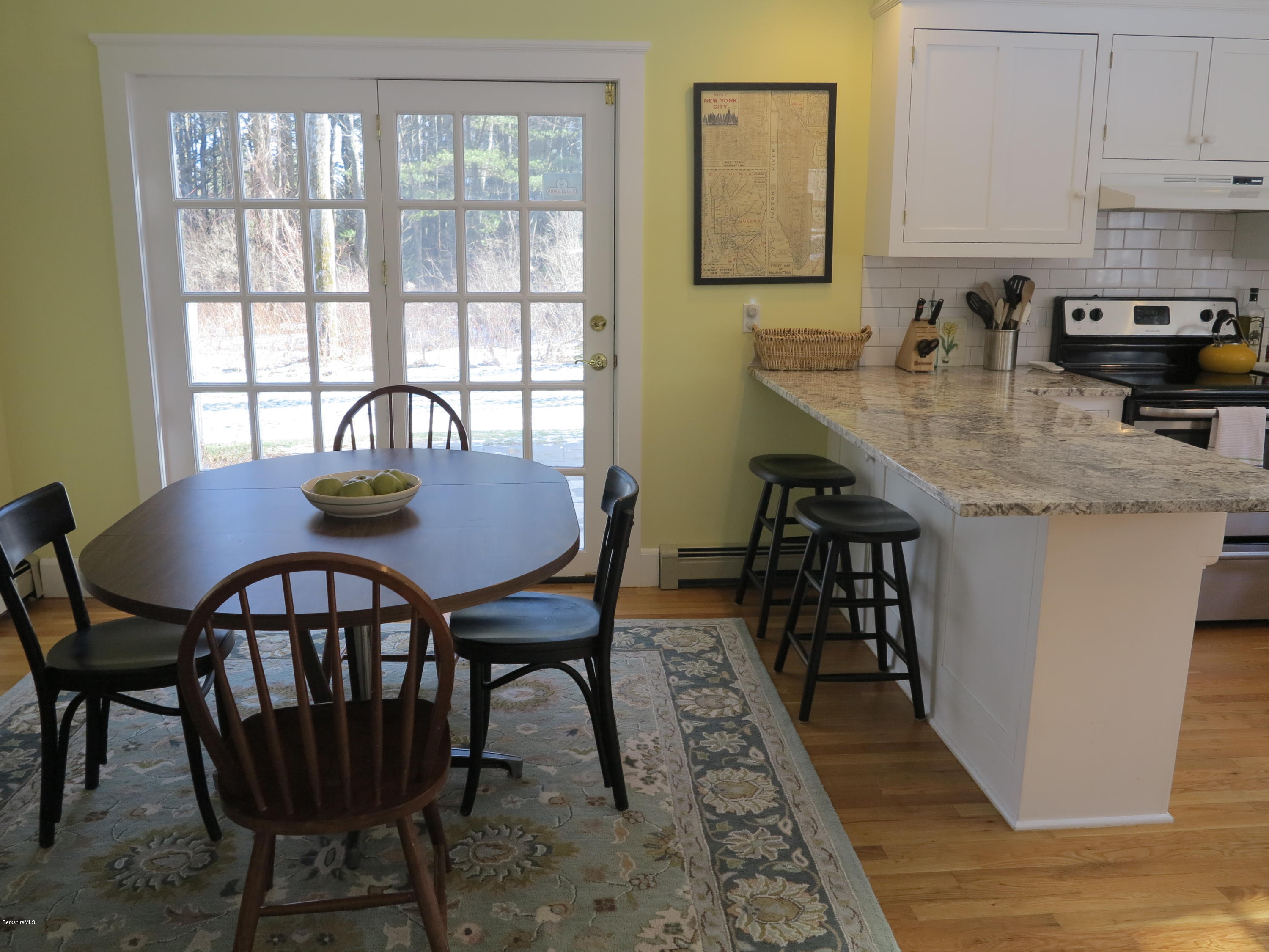 355 South Undermountain Road Sheffield, MA 01257 - Photo 4 of 25 5dining