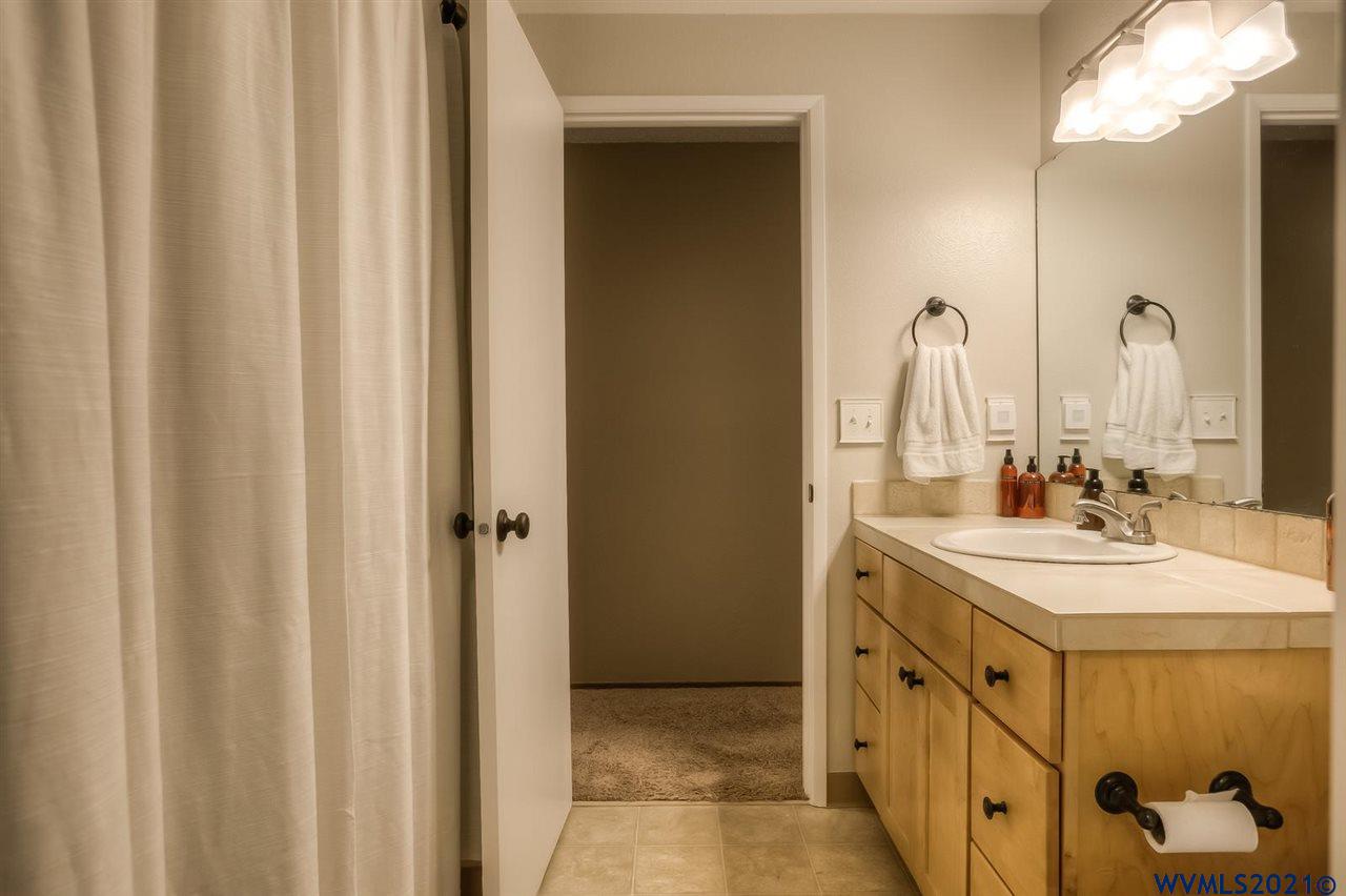 306 Boone Road Southeast Salem, OR 97306 - Photo 20 of 30 Gallery Image 20