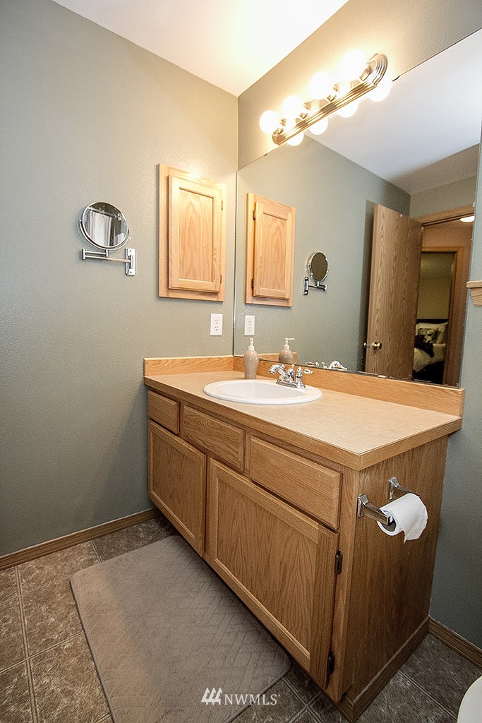 237 Bremerton Avenue Northeast Renton, WA 98059 - Photo 12 of 14 Gallery Image 12