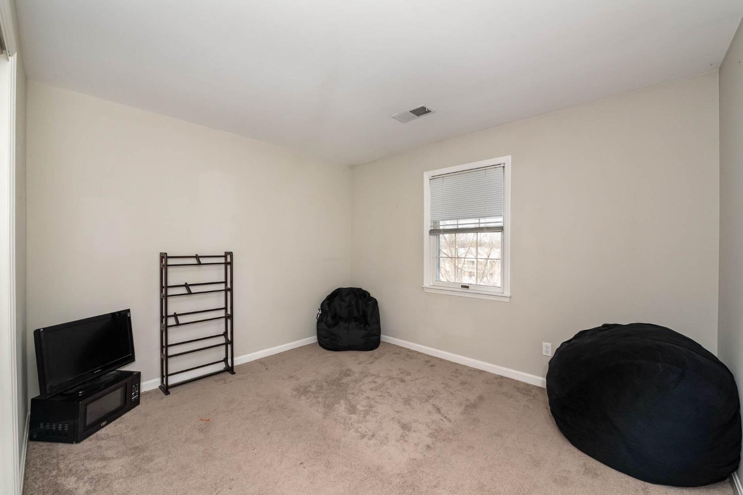 5348 Werk Road, Unit E11 Cincinnati, OH 45248 - Photo 7 of 26 Gallery Image 7