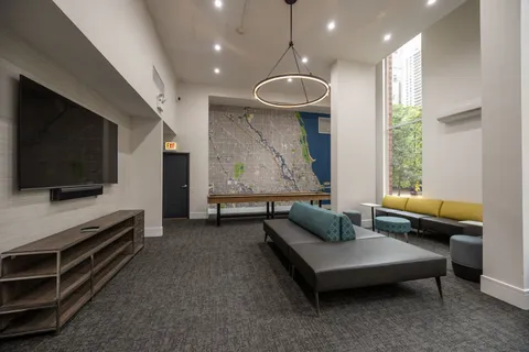 $2,237 | 55 West Chestnut Street, Unit 2106, Chicago, IL 60610