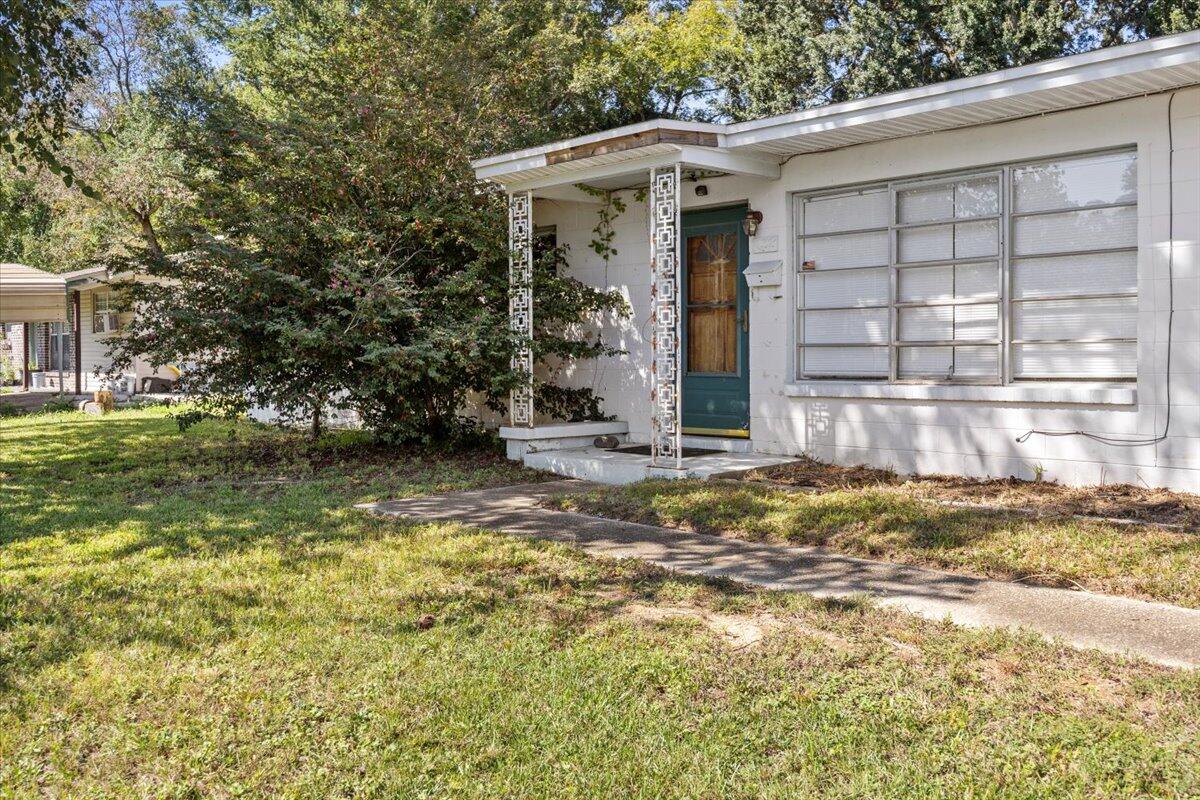 922 East Montclair Road Pensacola, FL 32505 - Photo 4 of 29 03-1V3A4176