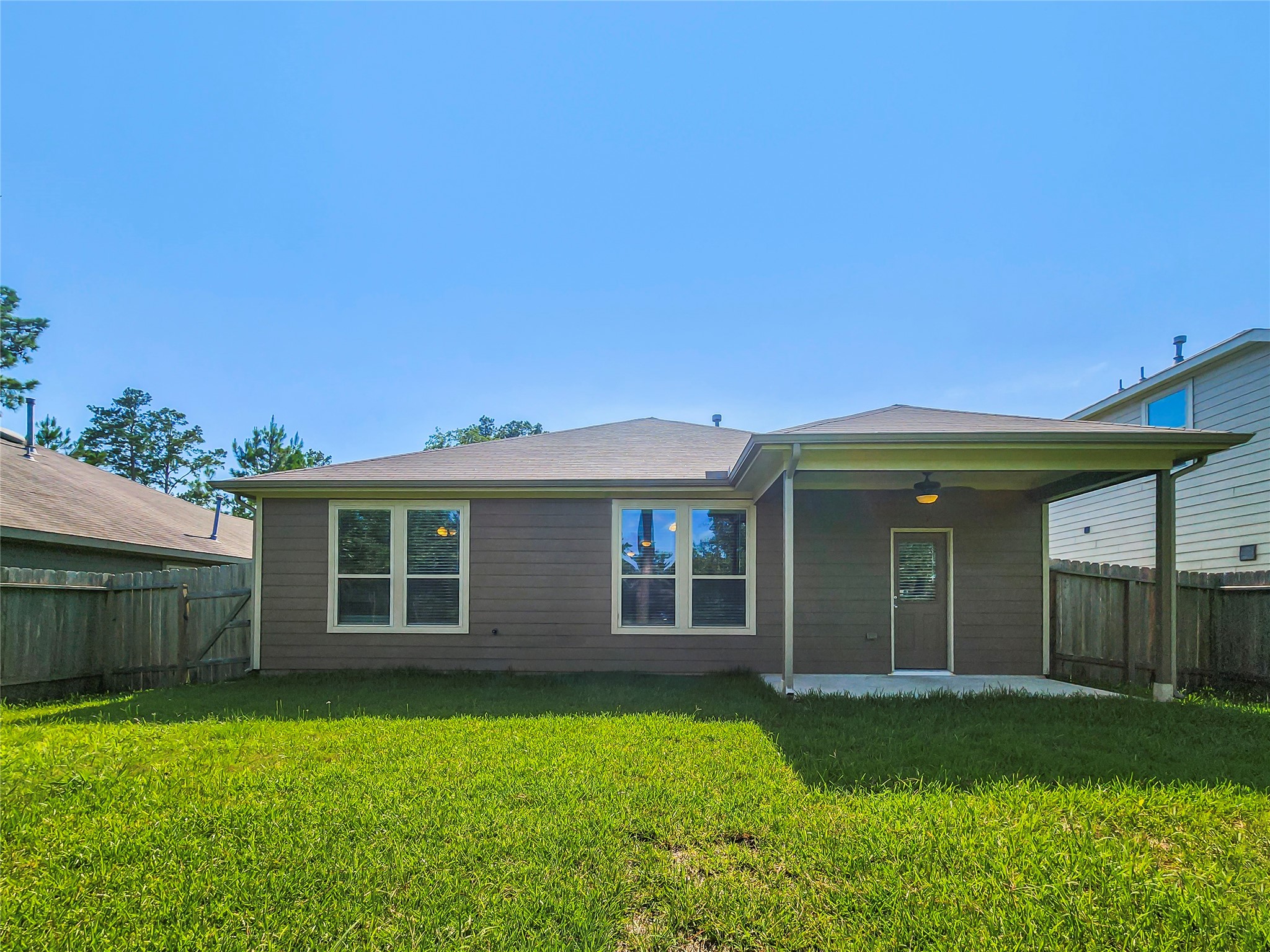 4229 Amber Ruse Drive Conroe, TX 77304 - Photo 16 of 17