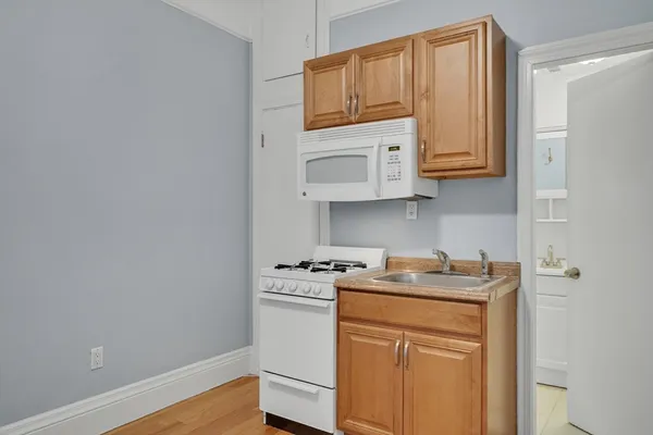 $2,100 | 290 Commonwealth Avenue, Unit 24, Boston, MA 02115