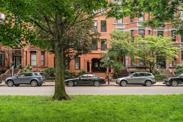 $2,100 | 290 Commonwealth Avenue, Unit 24, Boston, MA 02115