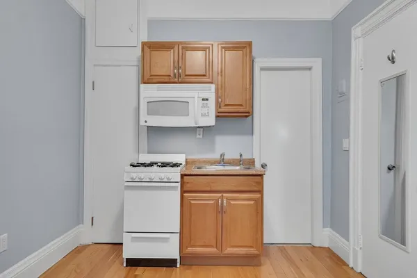 $2,100 | 290 Commonwealth Avenue, Unit 24, Boston, MA 02115