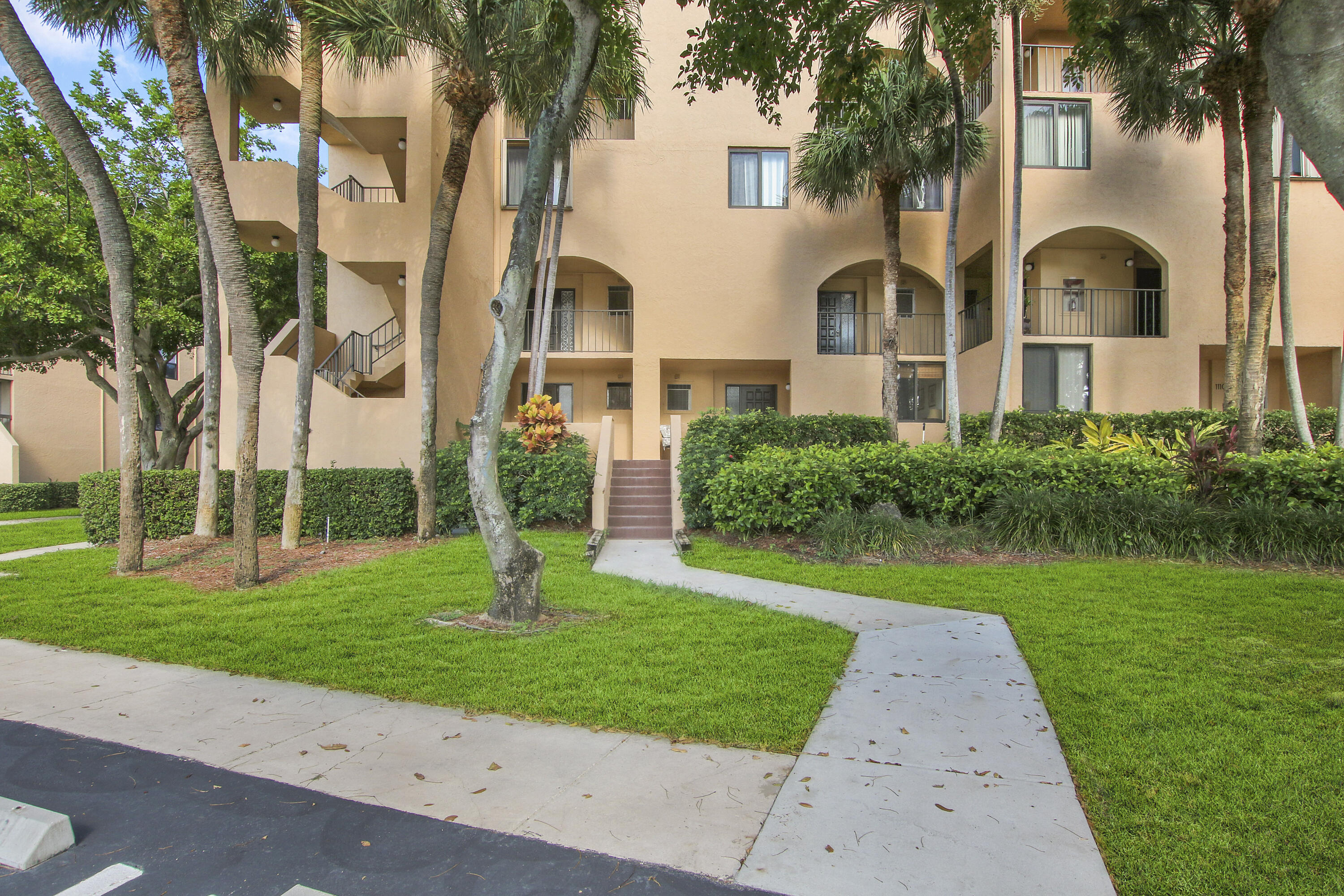 755 Dotterel Road, Unit 1111 Delray Beach, FL 33444 - Photo 2 of 26 House3-20