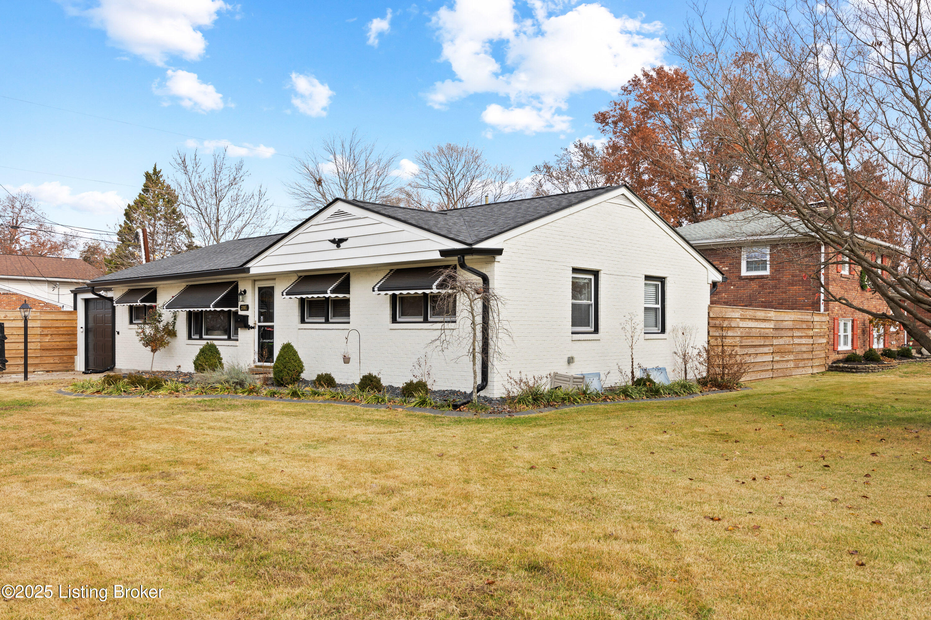 3907 Mamaroneck Road Louisville, KY 40218 - Photo 2 of 37 002