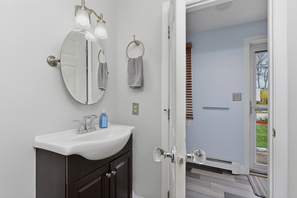 91 Cohasset Road Wareham, MA 02532 - Photo 12 of 33