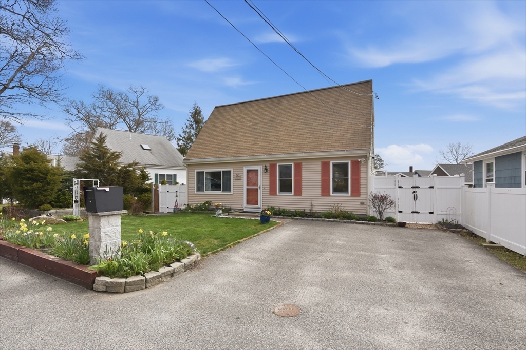 91 Cohasset Road Wareham, MA 02532 - Photo 3 of 33