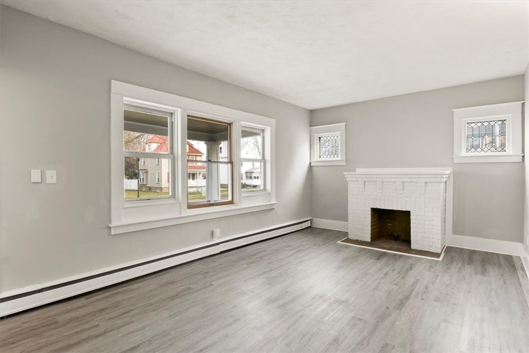 287 Brooks Avenue Rochester, NY 14619 - Photo 6 of 26