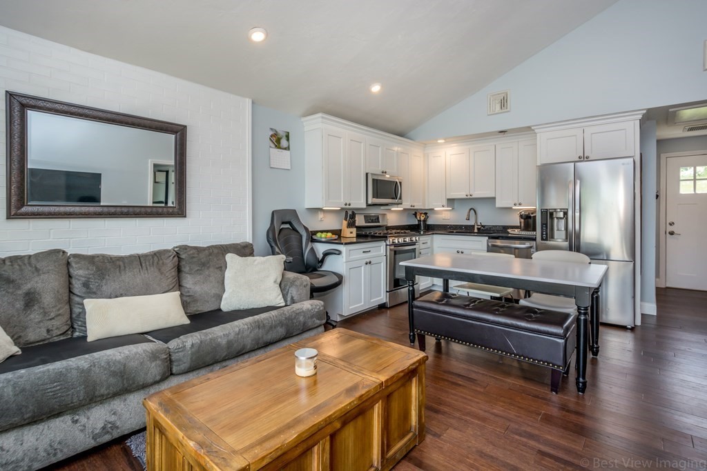 92 Stevens Park Road Charlton, MA 01507 - Photo 9 of 38 Gallery Image 9