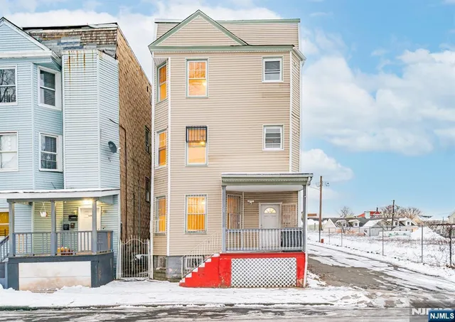 $2,500 | 528 South 13th Street, Unit 1, Newark, NJ 07103