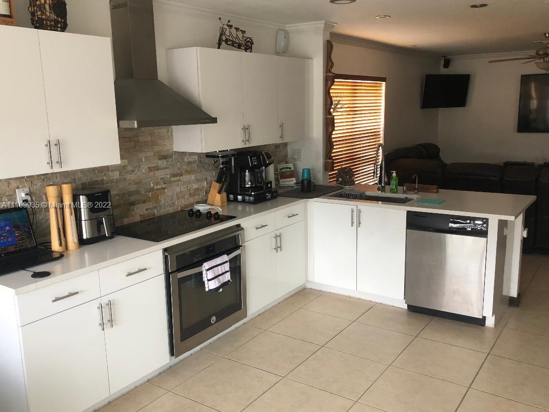 Three Lakes Miami, FL 33186 - Photo 19 of 42