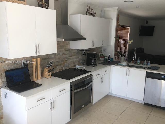 Three Lakes Miami, FL 33186 - Photo 20 of 42