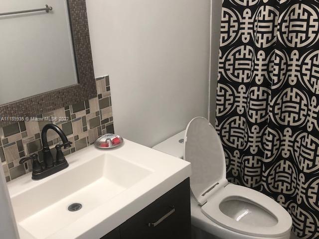 Three Lakes Miami, FL 33186 - Photo 30 of 42