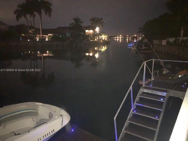 Three Lakes Miami, FL 33186 - Photo 37 of 42