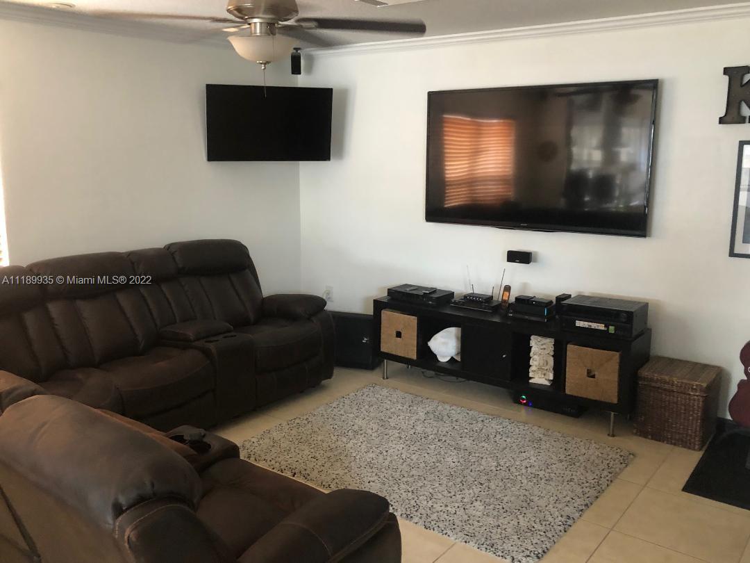 Three Lakes Miami, FL 33186 - Photo 38 of 42