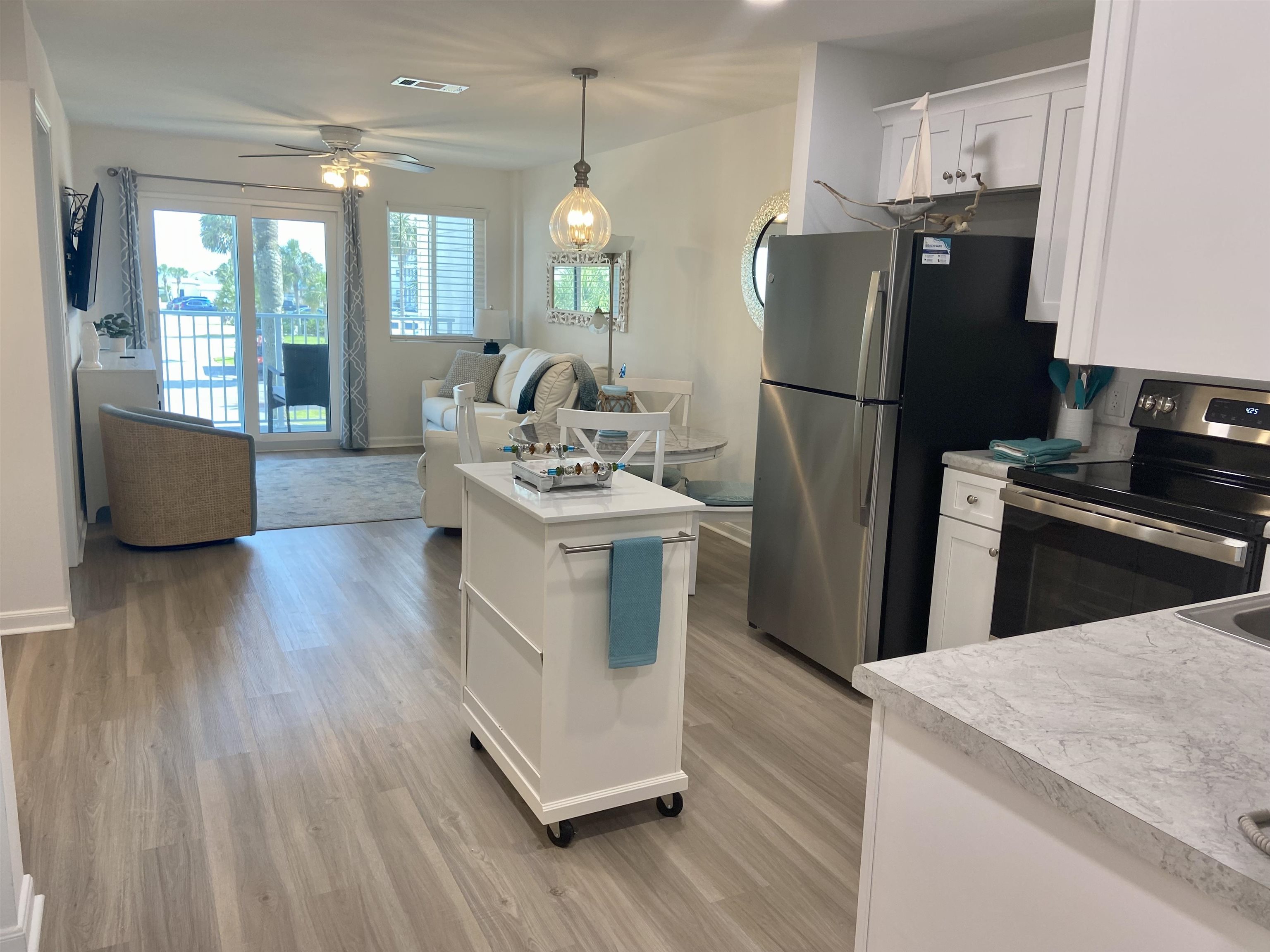 400 Plantation Road, Unit 4209 Gulf Shores, AL 36542 - Photo 6 of 27 Living and Dining Area