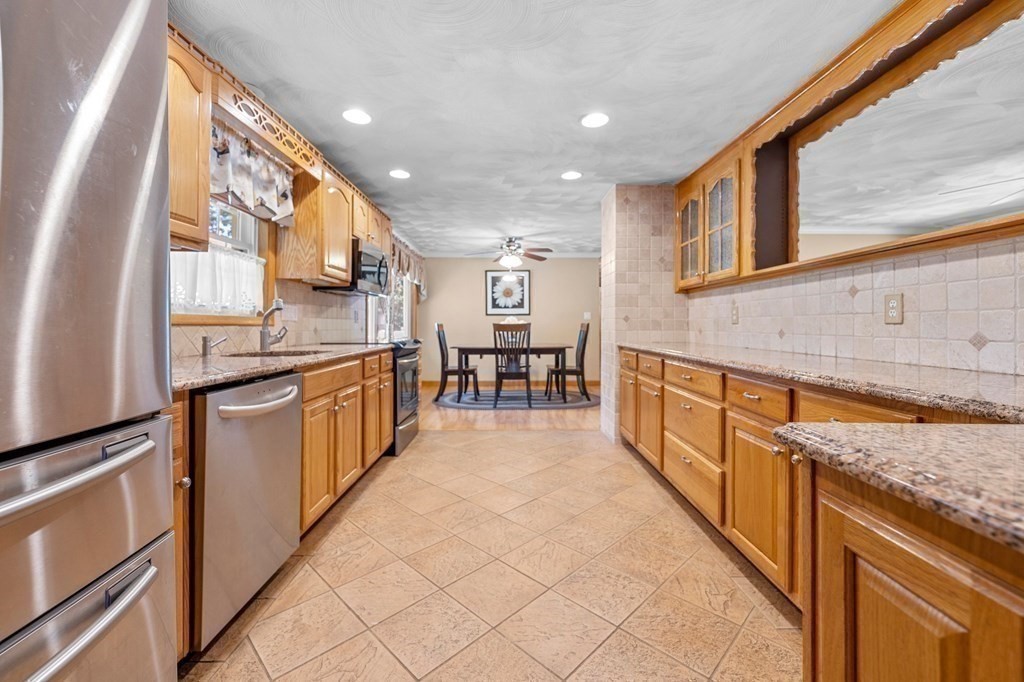 10 Bradford Road Hudson, MA 01749 - Photo 13 of 37 Gallery Image 13
