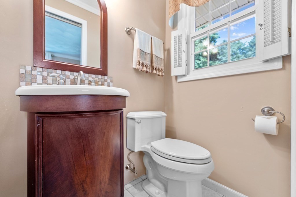 10 Bradford Road Hudson, MA 01749 - Photo 27 of 37 Gallery Image 27