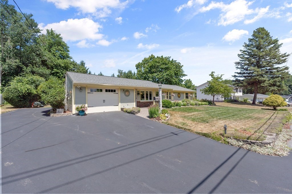 10 Bradford Road Hudson, MA 01749 - Photo 3 of 37 Gallery Image 3