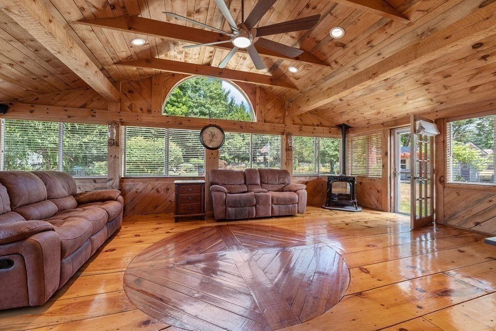 10 Bradford Road Hudson, MA 01749 - Photo 4 of 37 Gallery Image 4