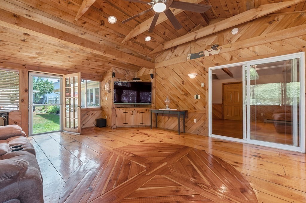 10 Bradford Road Hudson, MA 01749 - Photo 8 of 37 Gallery Image 8