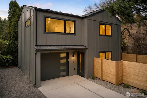 $735,000 | 14321 C Interlake Avenue North, Seattle, WA 98133