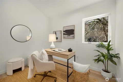 $735,000 | 14321 C Interlake Avenue North, Seattle, WA 98133