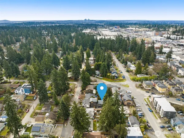 $735,000 | 14321 C Interlake Avenue North, Seattle, WA 98133