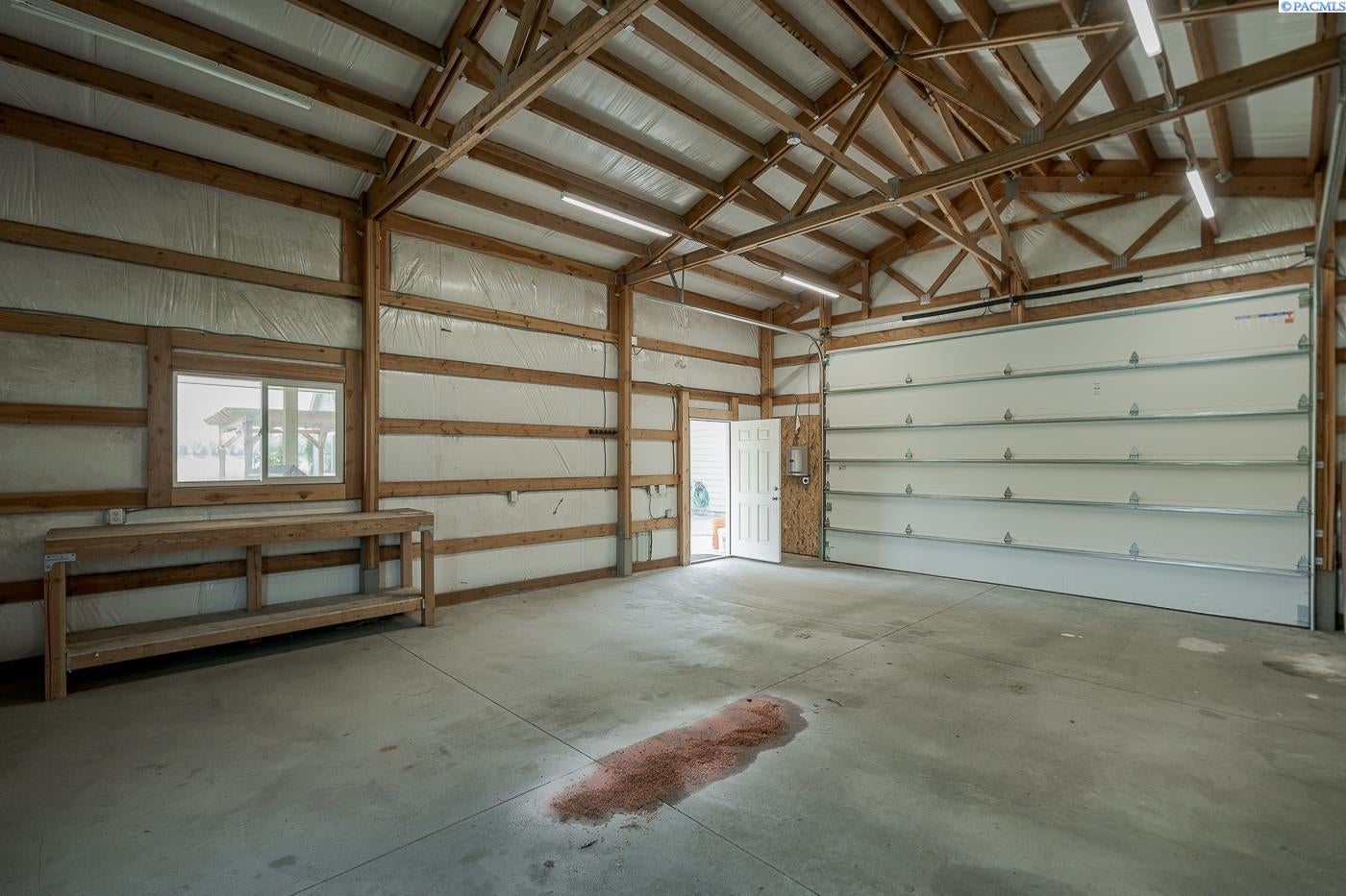 90401 West Hess Road Prosser, WA 99350 - Photo 5 of 30 Gallery Image 5