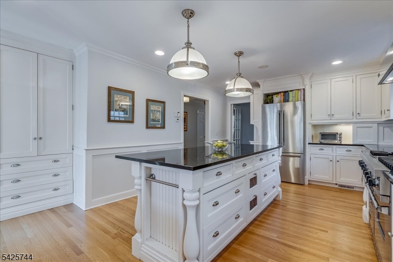 40 Spring Brook Road Morristown, NJ 07960 - Photo 5 of 27