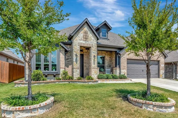 $2,950 | 324 Sugar Creek Lane, Saginaw, TX 76131