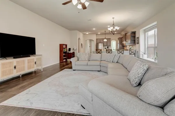 $2,950 | 324 Sugar Creek Lane, Saginaw, TX 76131