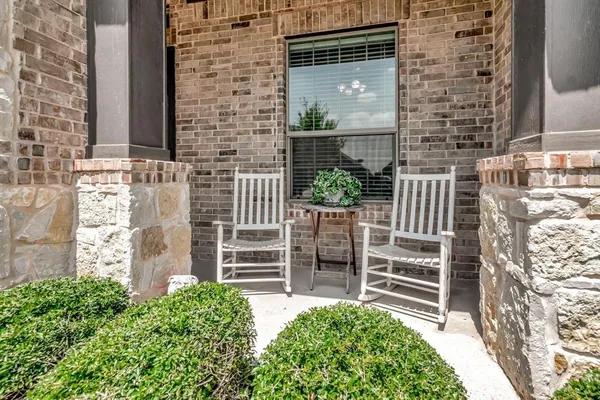 $2,950 | 324 Sugar Creek Lane, Saginaw, TX 76131