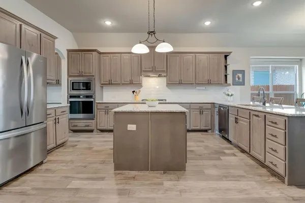 $2,950 | 324 Sugar Creek Lane, Saginaw, TX 76131