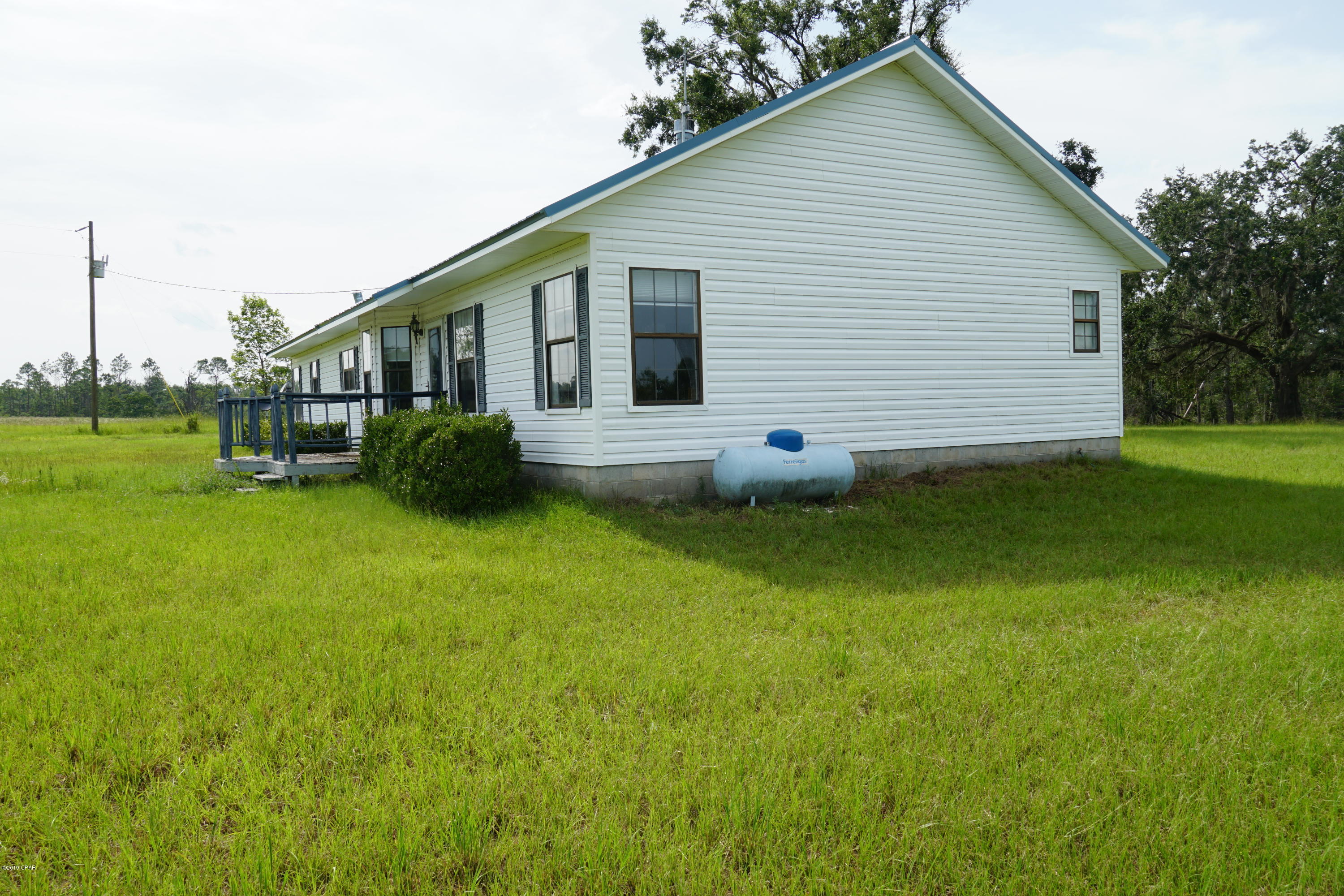 1494 Blount Road Grand Ridge, FL 32442 - Photo 4 of 51 Gallery Image 4