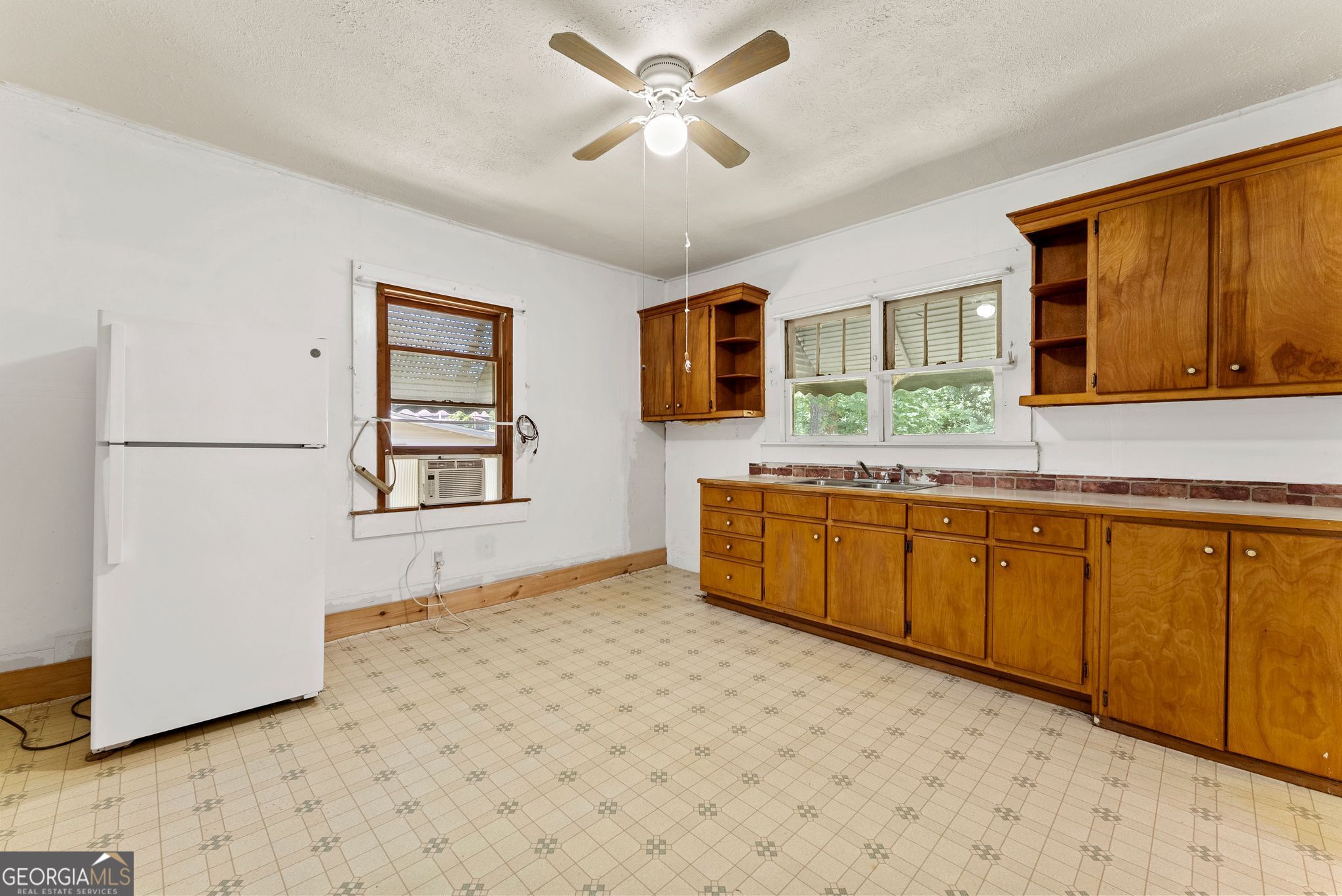 76 Park Street Commerce, GA 30529 - Photo 12 of 37