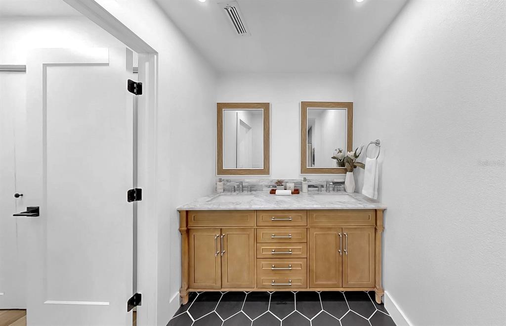 9903 Saddle Road Tampa, FL 33626 - Photo 40 of 68