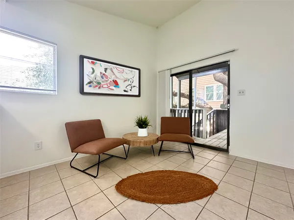 $785 | 2410 Longview Street, Unit D204, Austin, TX 78705