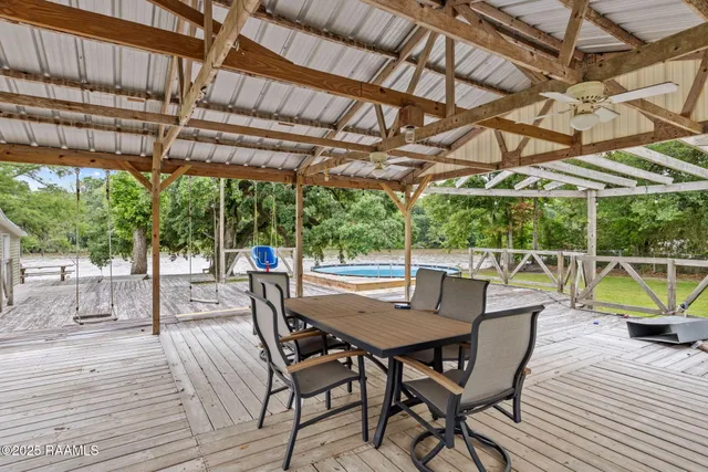 $380,000 | 16634 Highway 330, Abbeville, LA 70510