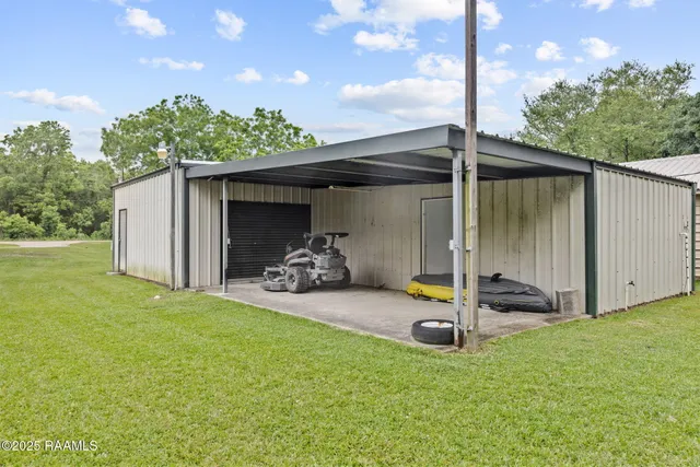 $380,000 | 16634 Highway 330, Abbeville, LA 70510